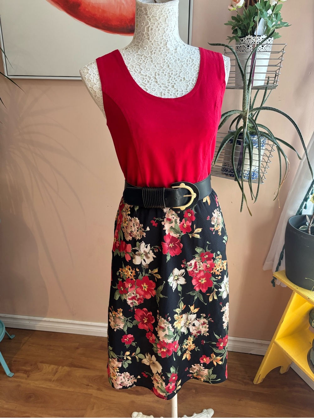 Vintage Black Floral Midi Skirt with Red & Cream Blooms - Picture 3 of 11